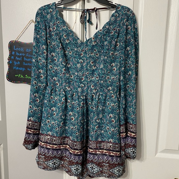 Long sleeve romper with pockets and top tie - Picture 2 of 4